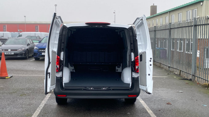 Mercedes-Benz Vito EL2 Electric Fwd 85kW 66kWh Pro Van Auto - Image 16